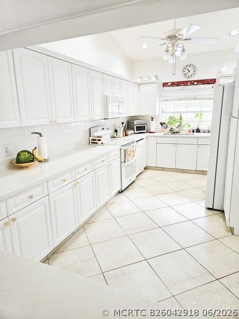 Building Photo - 16657 Redwood Way