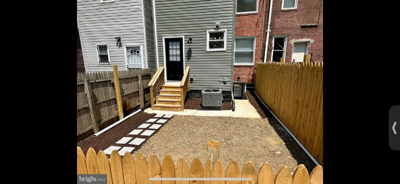 Building Photo - 4033 Woodhaven Ave