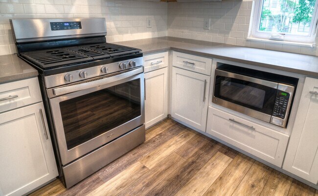 Building Photo - 3111 Walling Dr