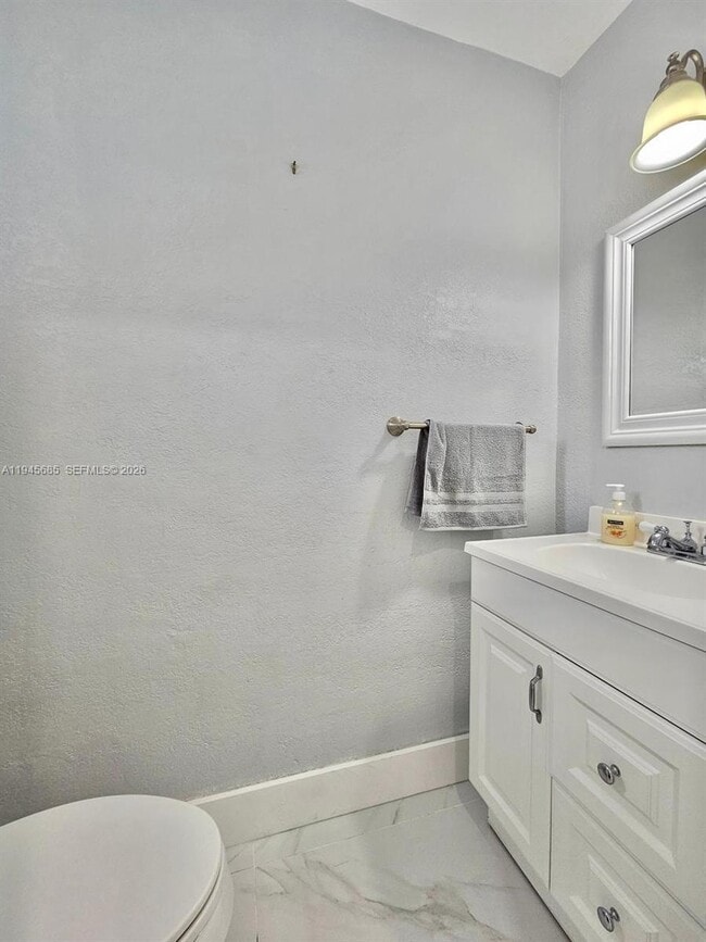 Building Photo - 0000 00000