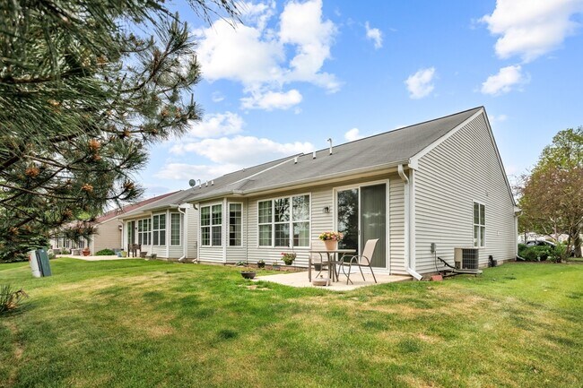 Building Photo - 12452 Wedgemere Dr