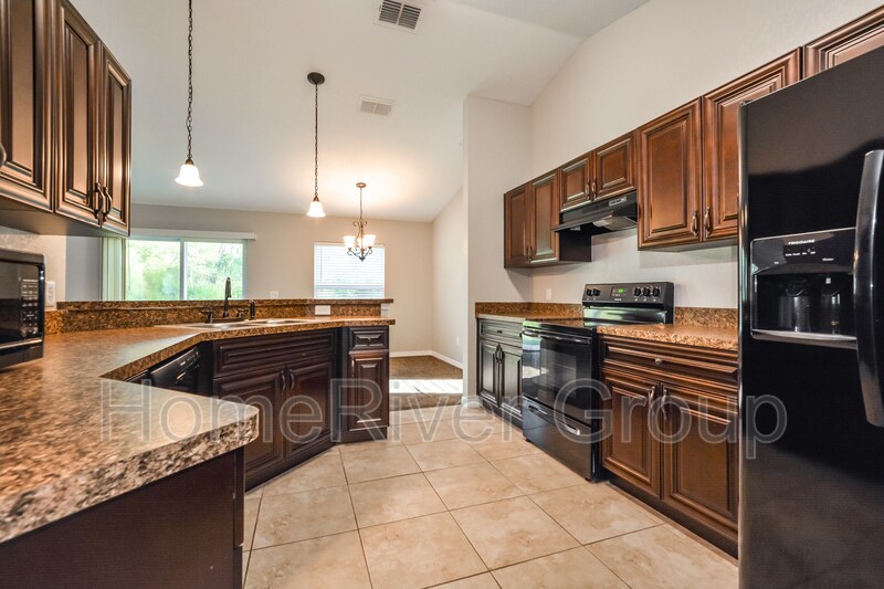 Building Photo - 16851 SW 41st Ave Rd