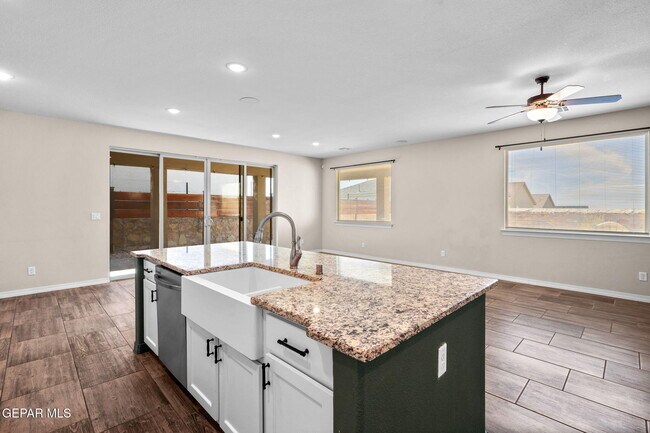 Building Photo - 325 Quiet Pr Dr