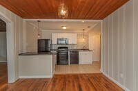Building Photo - $1,200 - 3 bed/2 bath house for rent in Midtown Augusta, with fenced back yard