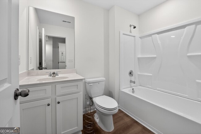 Building Photo - 140 Hazel Dr