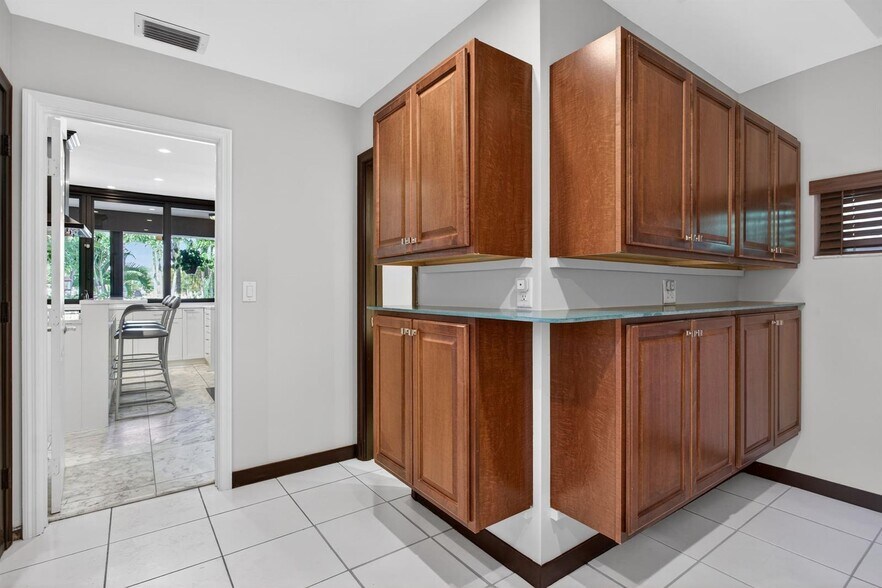 Building Photo - 3170 Estates Dr