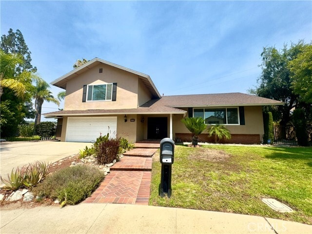 Primary Photo - 2319 La Sierra Way