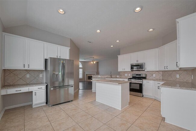 Building Photo - 17202 Sheffield Bend Dr