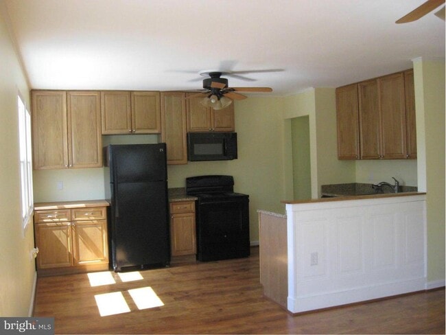 Building Photo - 1594 N Harbor Dr