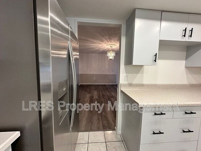 Building Photo - 106 Eastwind Ln