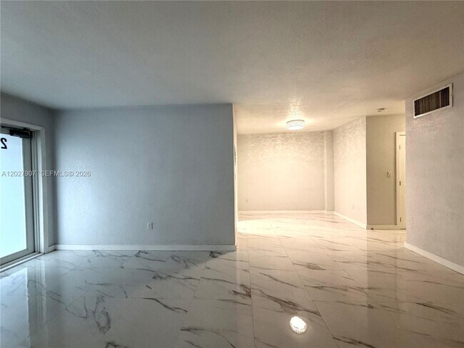 Building Photo - 1030 9th St