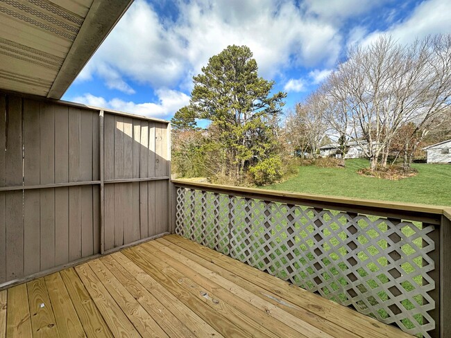 Building Photo - Charming, 2 bedroom apartment for rent!