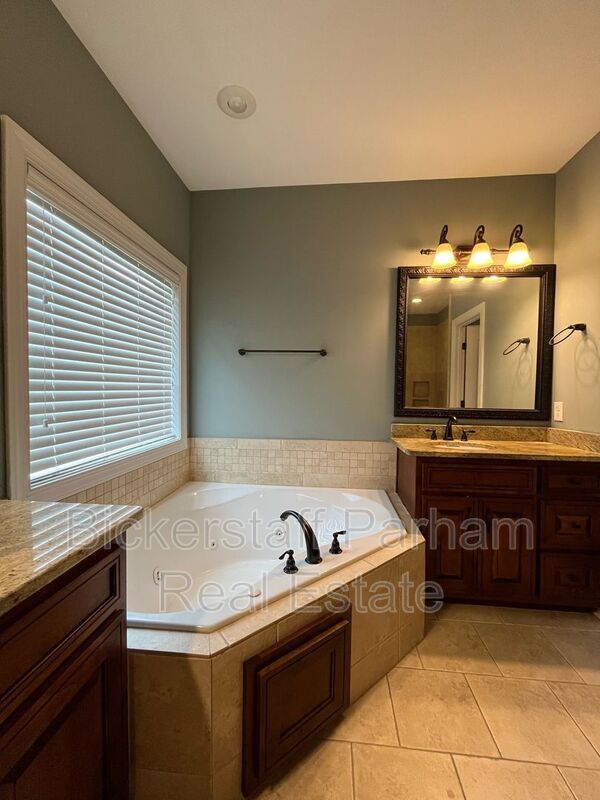 Building Photo - 7073 Spring Walk Dr