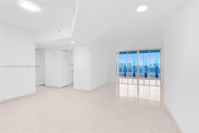 Building Photo - 21205 Yacht Club Dr