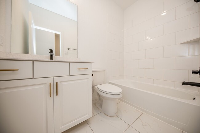 Building Photo - 42514 Summer Crst Rd