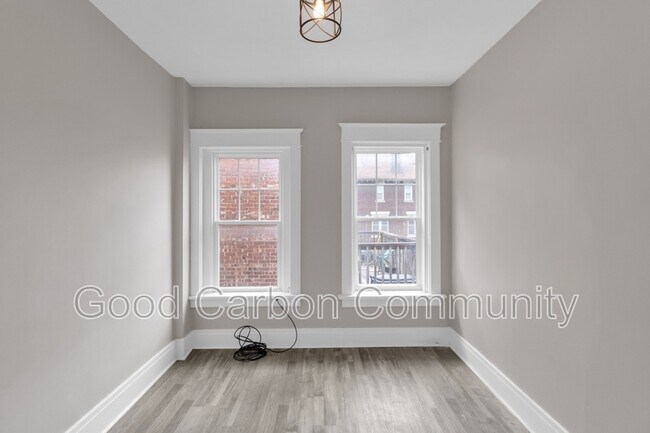 Building Photo - 1378 Hertel Ave