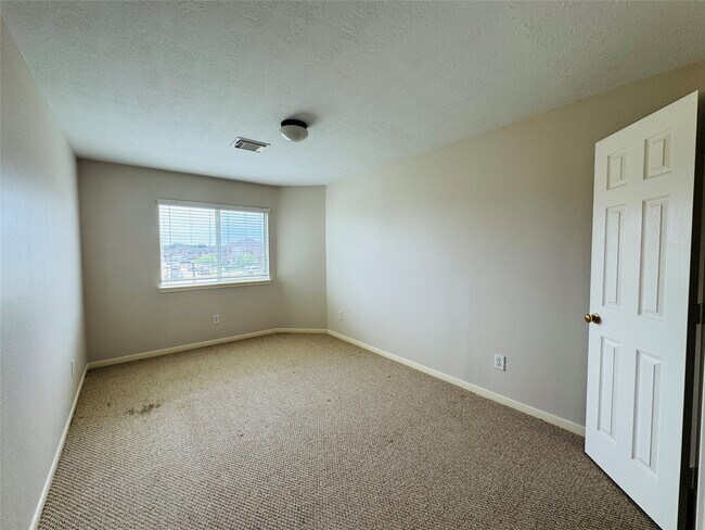 Building Photo - 8003 Beech Park Ln