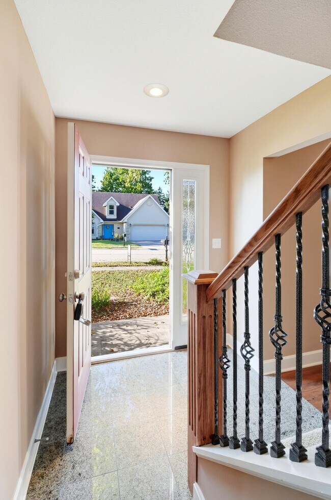 Building Photo - 401 S Village Cir