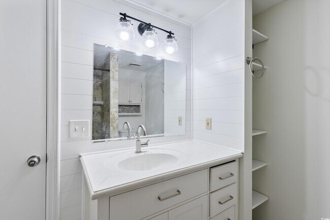 Building Photo - 2112 Brunswick Cir