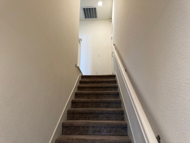 Building Photo - San Jose Comfort, Convenience and Location