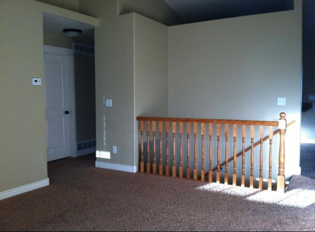 Building Photo - 2068 Edmiston Dr