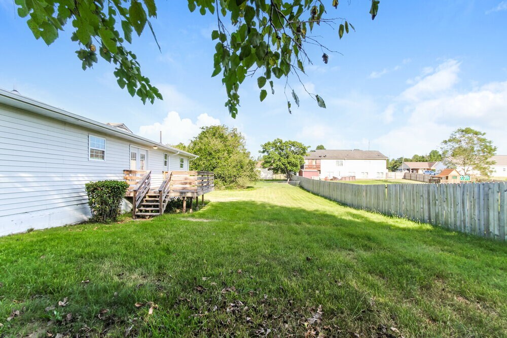 Building Photo - 913 5th Way