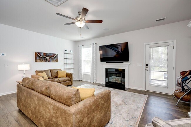 Building Photo - 6170 High Top Ln
