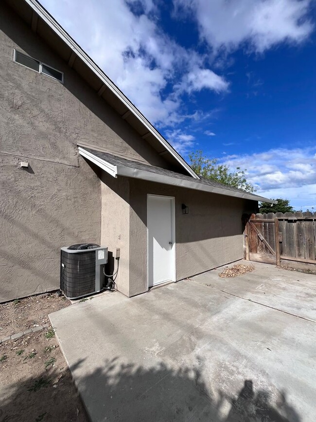 Building Photo - No Deposit