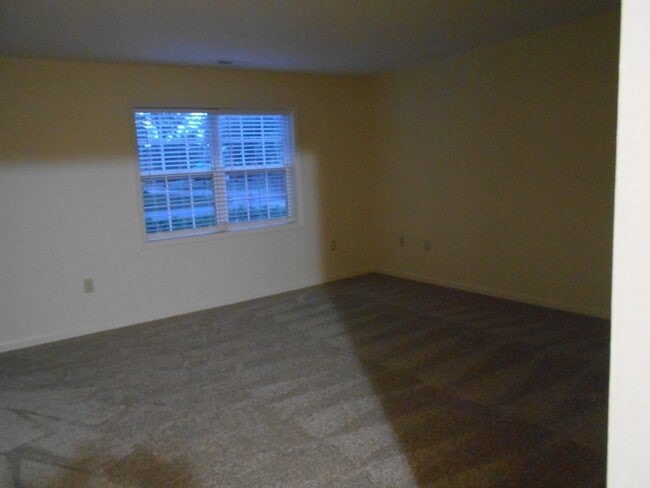 Building Photo - Hammock Ave