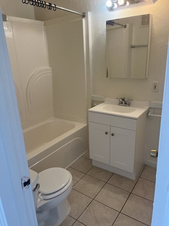 Building Photo - 579 South Ave