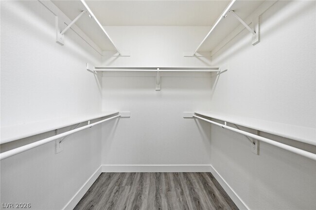 Building Photo - 808 Majestic Rock Cir