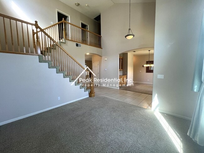 Building Photo - Spacious 4bd/3ba Folsom Home!