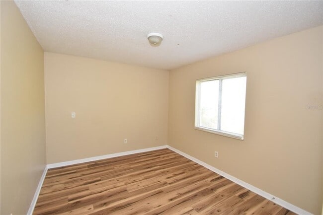 Building Photo - 27 Bunker View Dr