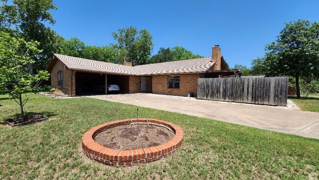 Primary Photo - 8511 Woodstone Dr