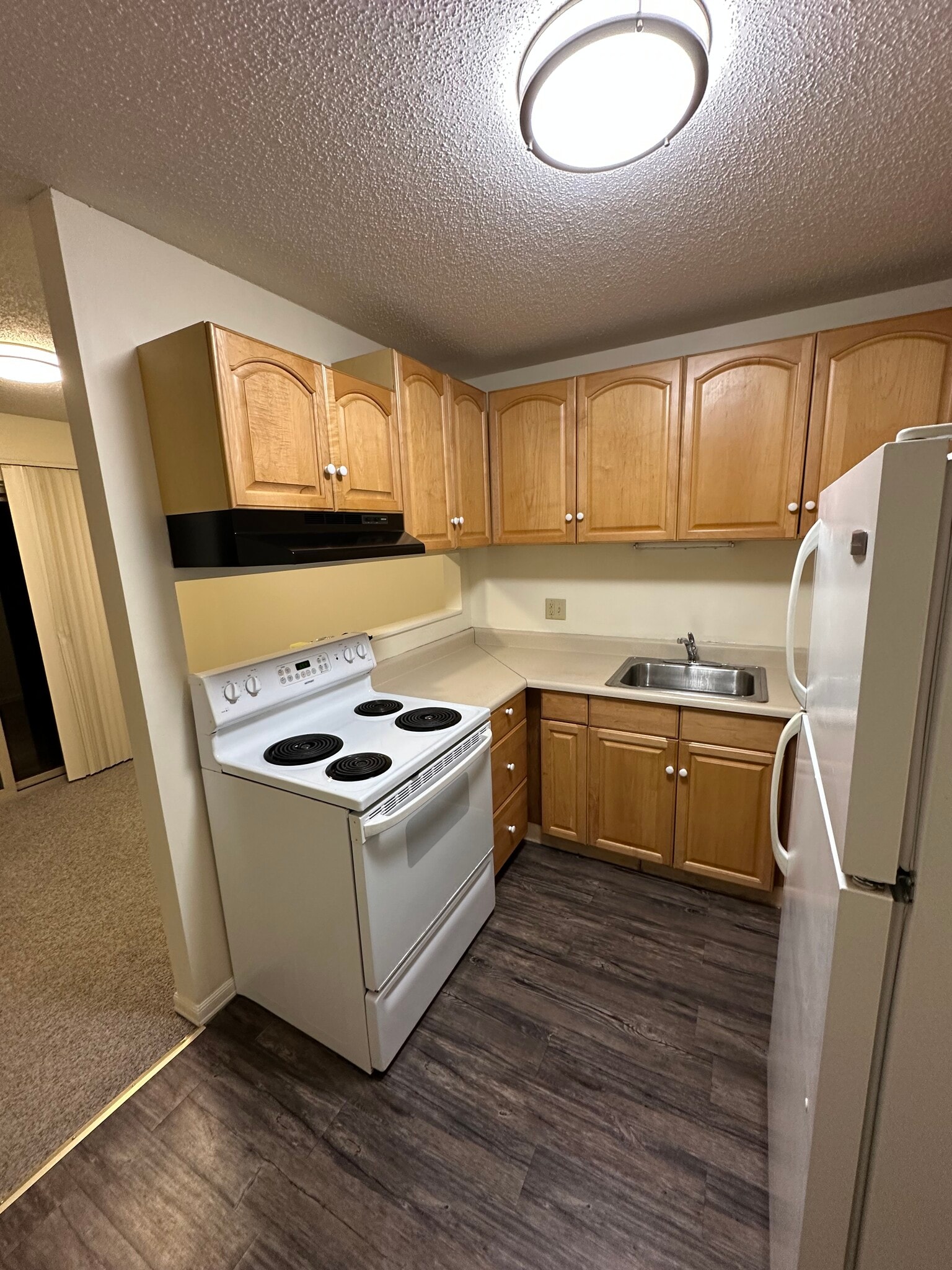 Building Photo - 190 Quarry Hill Rd