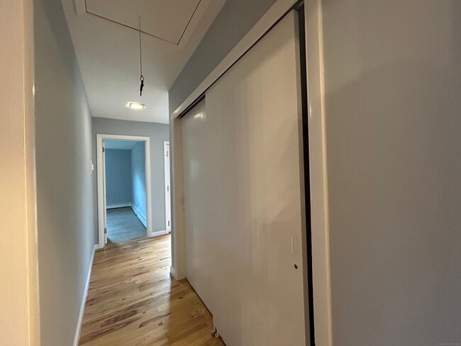 Building Photo - 185 Branchville Rd