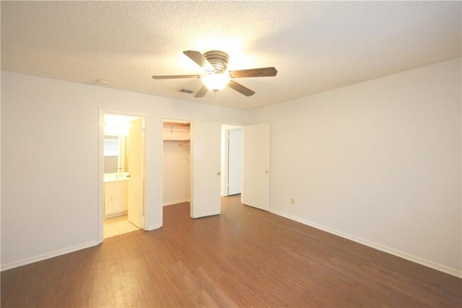Building Photo - 12313 Willow Wild Dr