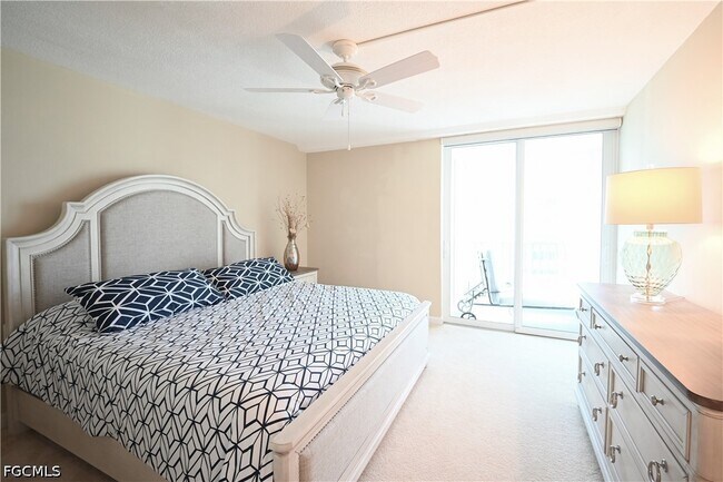 Building Photo - 7146 Estero Blvd