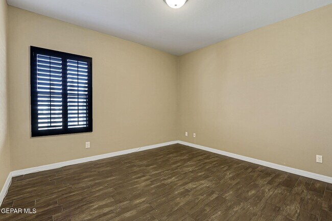 Building Photo - 2436 Eastern Sky St