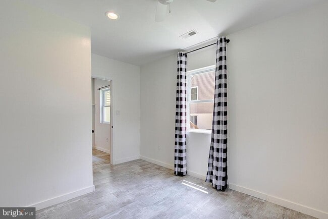 Building Photo - 5645 Battee Dr