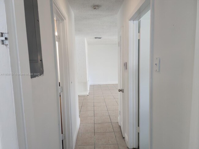 Building Photo - 7130 Granada Blvd