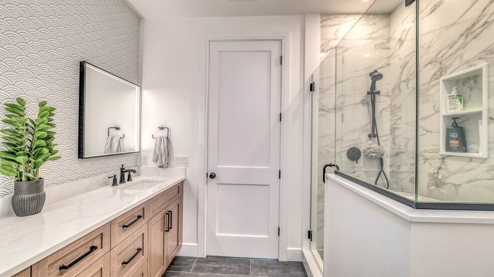 Building Photo - 101 S Madison Ave