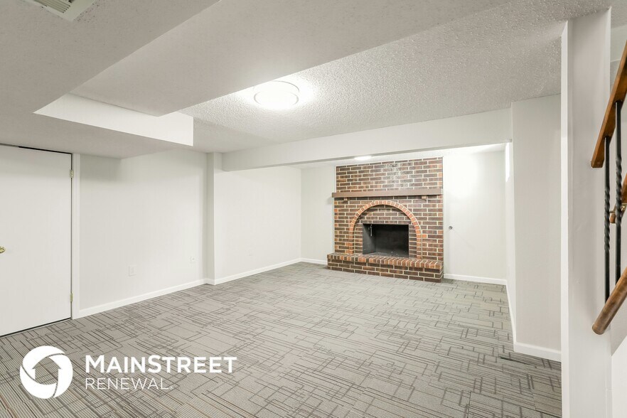 Building Photo - 1501 N Aztec Ave