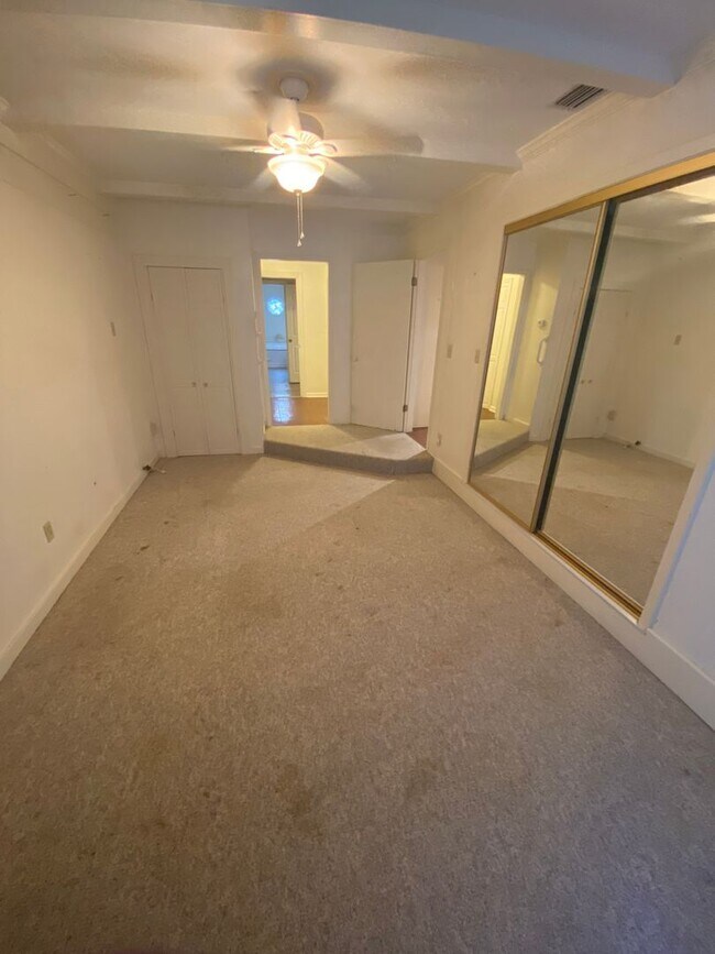 Building Photo - ** Charming 3 Bedroom/2 Bath Blanchard Home **