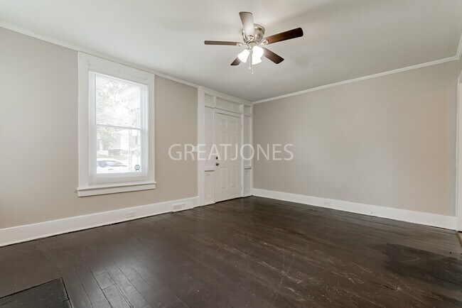 Building Photo - 906 Rosedale Arch
