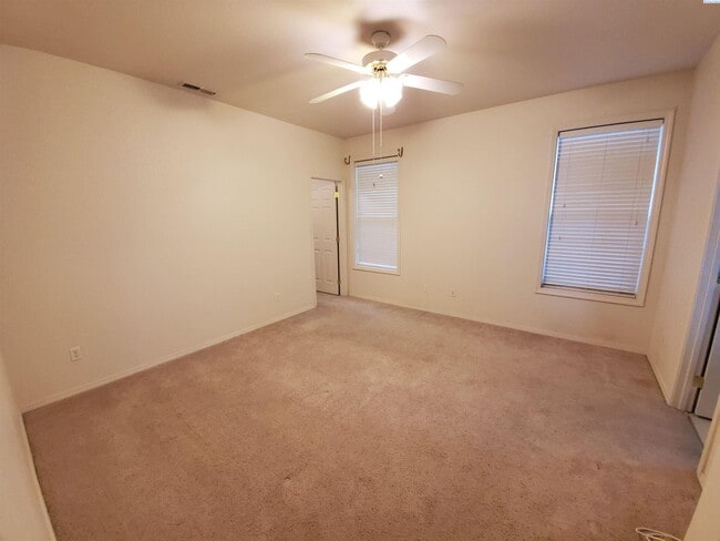 Building Photo - 5416 Mariner Ln