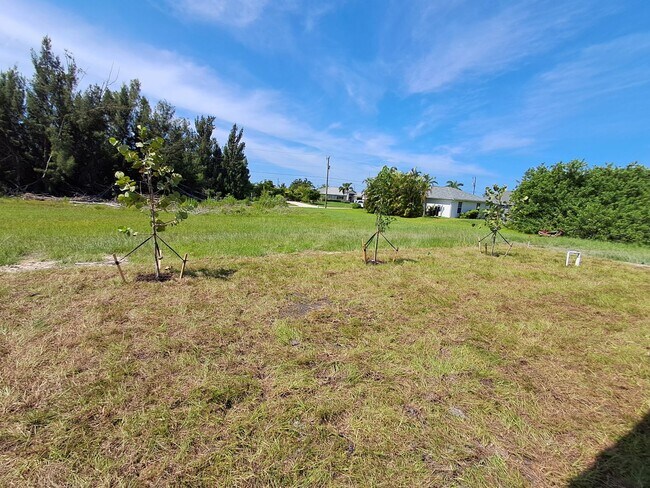 Building Photo - 2838 Tropicana Parkway W