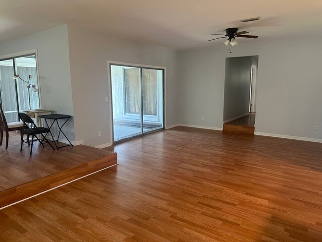 Building Photo - 3/2/2 with fenced yard located in Indian R...