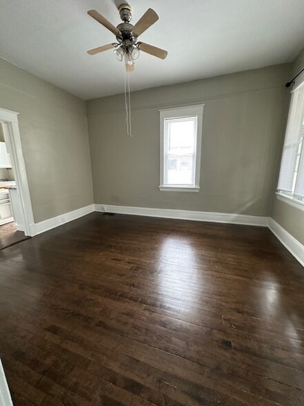 Building Photo - 919 E Clarke St