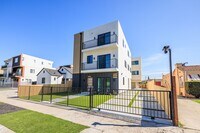 Building Photo - Luxury Never Before Lived in Townhomes!